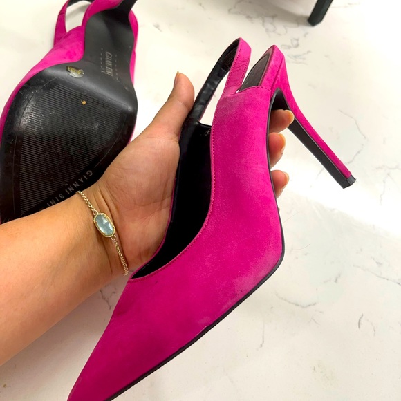 Pointy Fuchsia Heels 💓 - Picture 5 of 5
